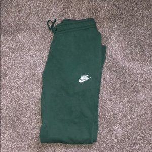 Small Nike Sweatpants ✅